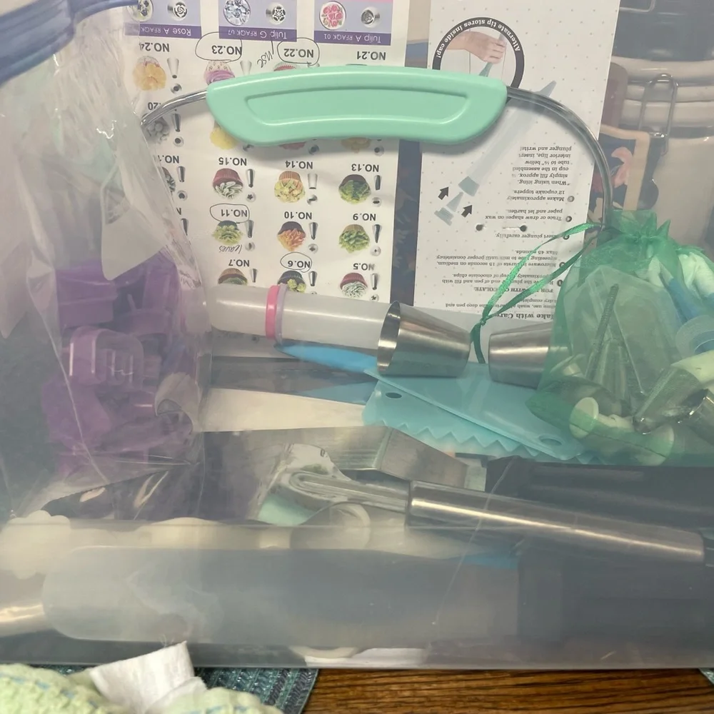 Cake Decorating Items - Picture 5 of 11